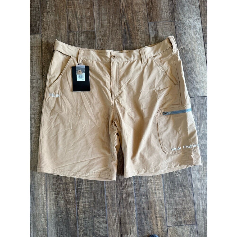 Men’s Huk Next Level 10.5” Shorts Sz. XXL NWT Khaki